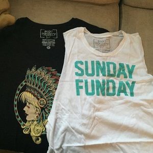 Riot Society Tees1 XL boyfriend Tand 1 XL muscle T