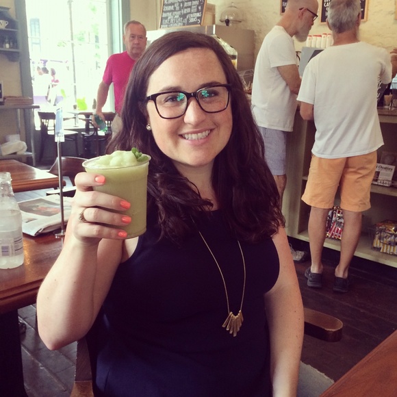 Meet your Posher, Hailey - Picture 1 of 1