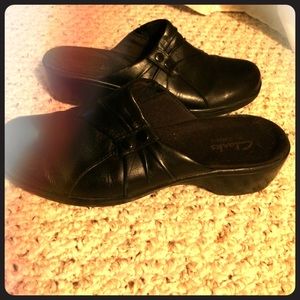 Black Leather Clarks Clogs