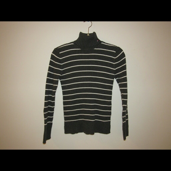 Tommy gray and white striped turtle neck - Picture 1 of 2