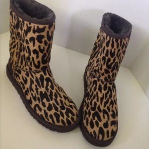 Cheetah Ugg boots sz 9