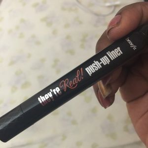 Benefit They're Real PushUp Liner
