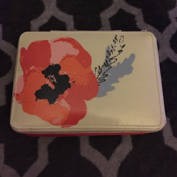 Vera travel zip jewelry box