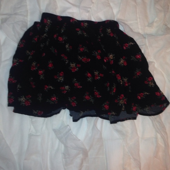 brandy melville skirt. worn once