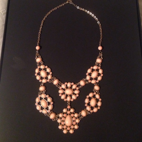 Jewelry - ⚡️FLASH SALE⚡️Peach Chandelier Statement Necklace