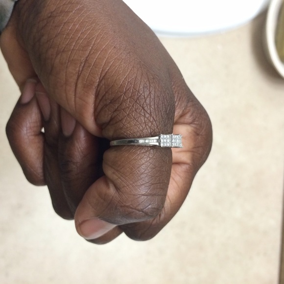 Diamond Ring - Picture 4 of 4