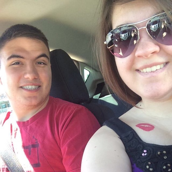 Meet your Posher! - Picture 4 of 4