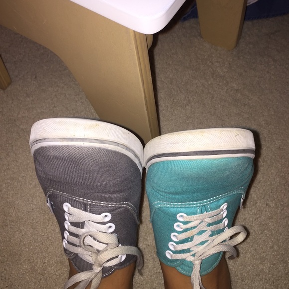 VANS! - Picture 4 of 4