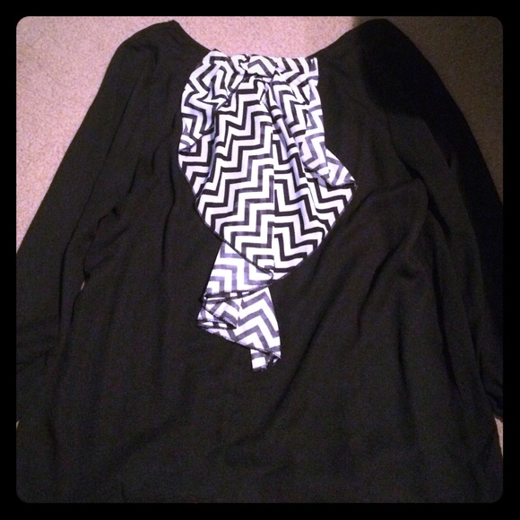 Loose Fitting Bow Back Blouse