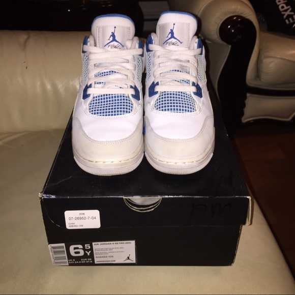 Air Jordan 4 Retro "Military Blue" (2012)