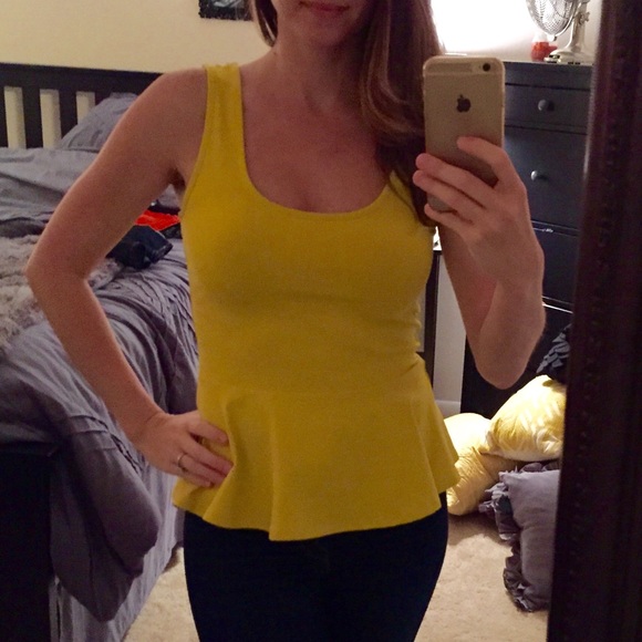 Mustard Bebe Peplum Tank size Small NWT!