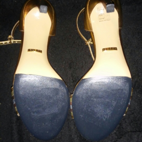 SOLD......Gucci - Picture 2 of 4