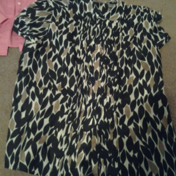 Liz Claiborne Clearwater short sleeve top for wome