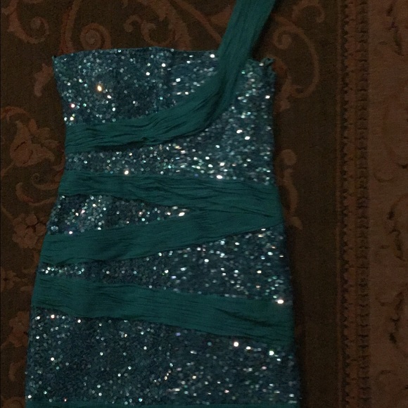 Marc Bouwer Glamit one shoulder sequin dress - Picture 2 of 4