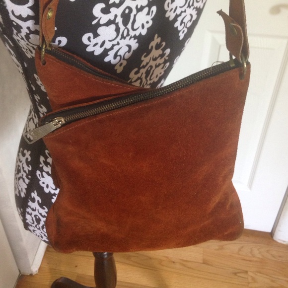💔SOLD💔Vintage 1975 Suede Bag - Picture 4 of 4
