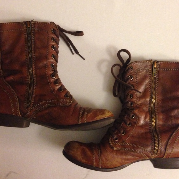 BROWN LEATHER STEVE MADDEN BOOTS