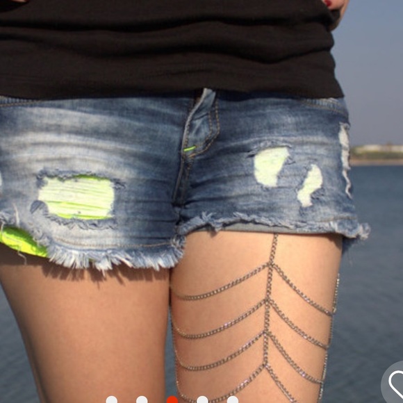 Gold color Leg/thigh body chain - Picture 2 of 3