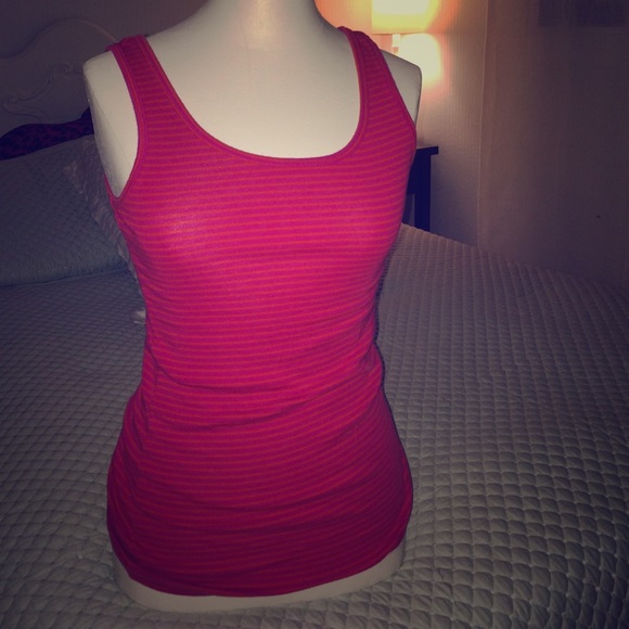 Adorable striped tank top - Picture 1 of 1