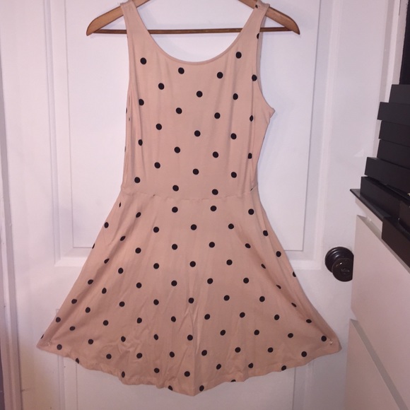 Supper cute poka dot dress!