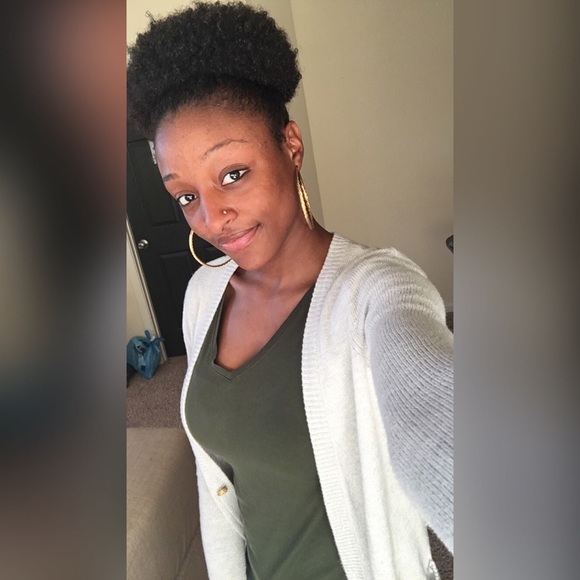 Meet your Posher, Ja'niya - Picture 1 of 1