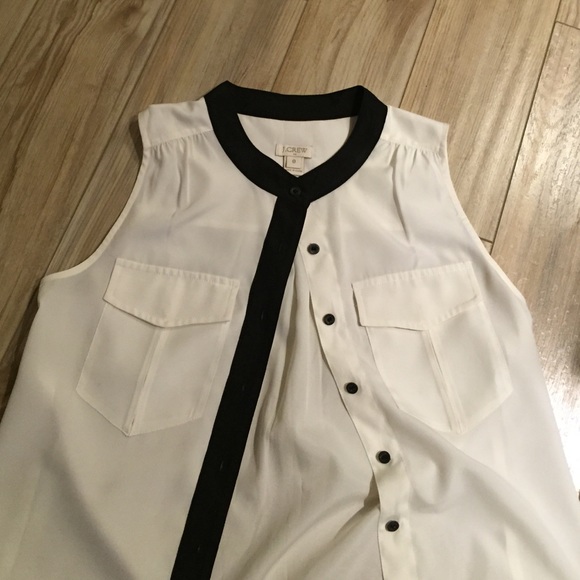 J Crew size 0 white and black sleeveless blouse