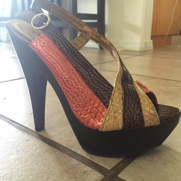 Heels - Picture 3 of 3