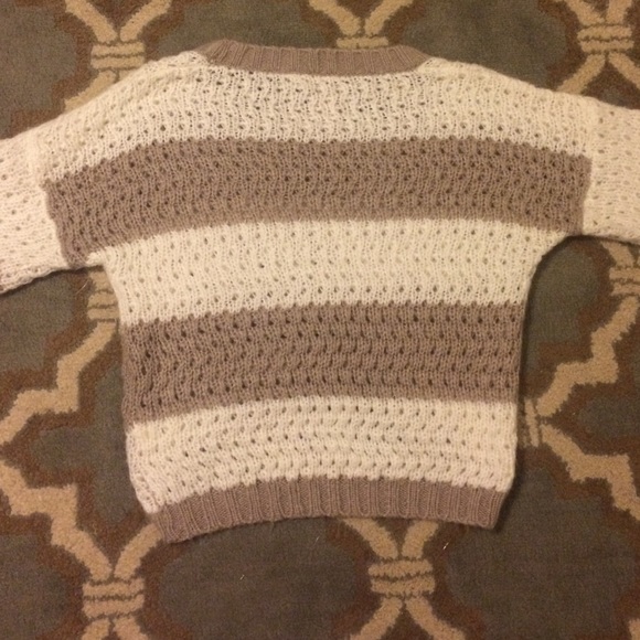 Sweater - Picture 4 of 4