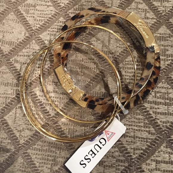 Guess set of 5 bangles