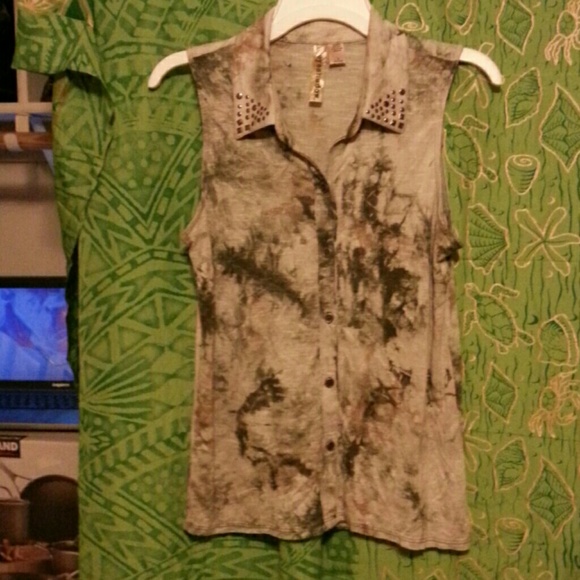 Tilleys tank top
