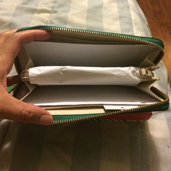 Zipper Wallet - Picture 3 of 4