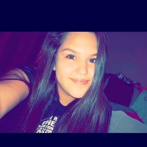 Meet your Posher, Julyssa