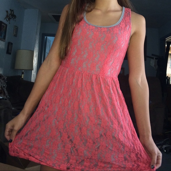 Gray and coral dress - Picture 4 of 4