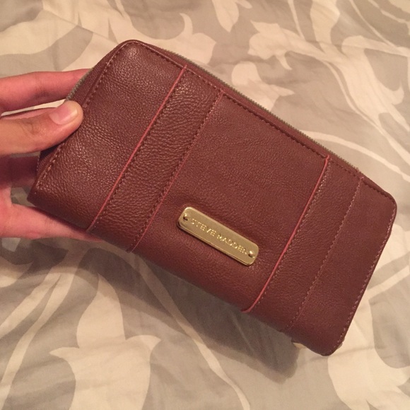 Steve Madden clutch!