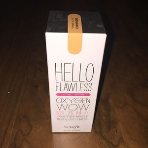 Benefit Cosmetic "Hello Flawless" liquid found.