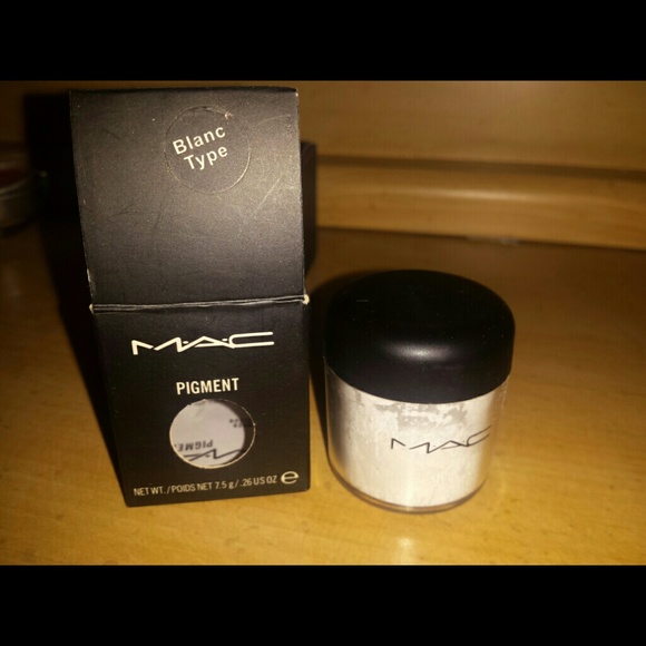 MAC eyeshadow
