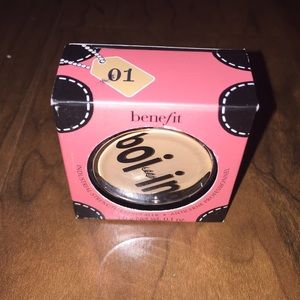 Benefit Cosmetic "Boi-ing" concealer