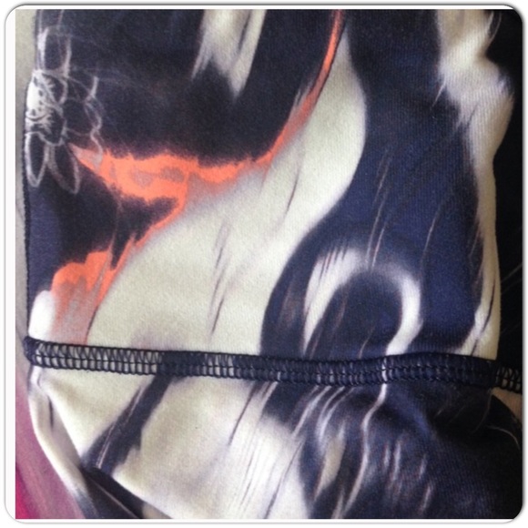 Lululemon Wunder Under Crop-❌ Bundled/Sold - Picture 2 of 4