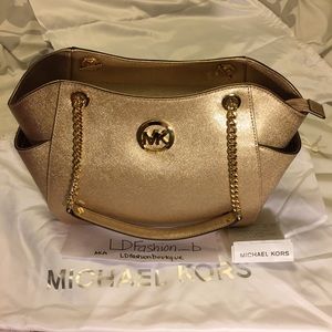 Michael Kors Jet Set Lg Chain Shoulder Tote Gold