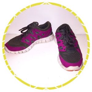 ⭐️NIKE FREE RUN 2 WOMENS SIZE 7⭐️