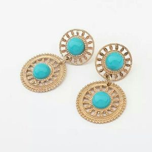 🚫SOLD🚫 on Offerup. Fashion earrings.