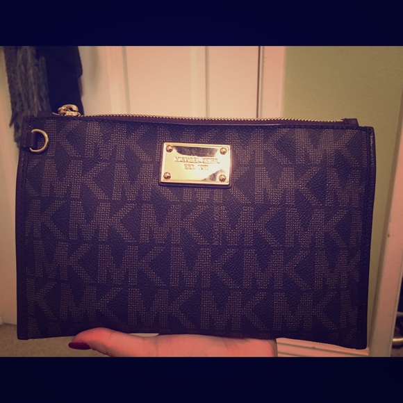 Michael Kors Oversized Wallet/Makeup Bag & Medal