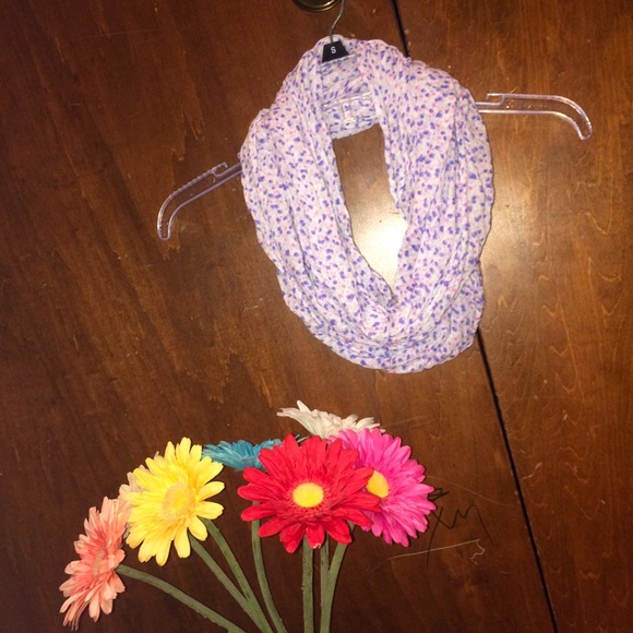 Floral infinity scarf - Picture 1 of 1