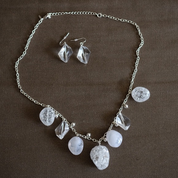 Chunky necklace and earring set