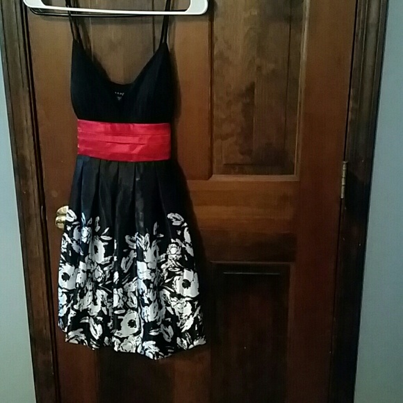 Formal/homecoming/prom/party dress any occasion - Picture 1 of 4