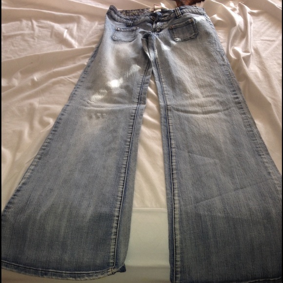 YMI wide leg bell bottom jeans💙💙