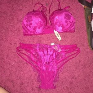 NWT Victoria's Secret Bra and Panty Set 💕