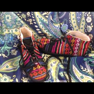 Inkkas Aztec Print Canvas Shoe