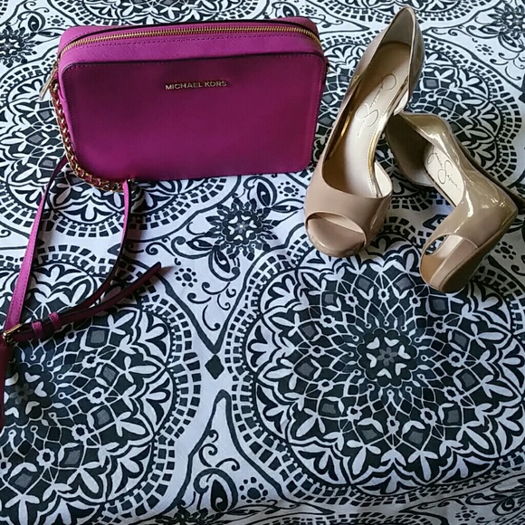 Michael Kors Handbags - ONE HOUR SALE NWOT Authentic Michael Kors