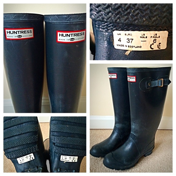 Navy Rain Boots - Picture 2 of 4