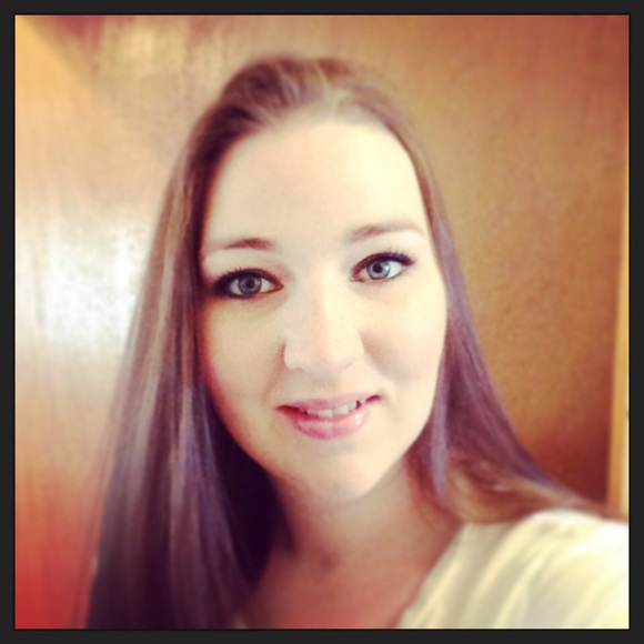 Meet your Posher, Rayne - Picture 1 of 1